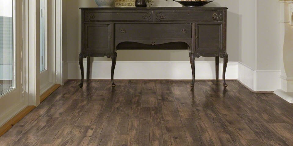 How Does Luxury Vinyl Plank Flooring Hold Up to Alberta’s Cold Climate & Harsh Winters?