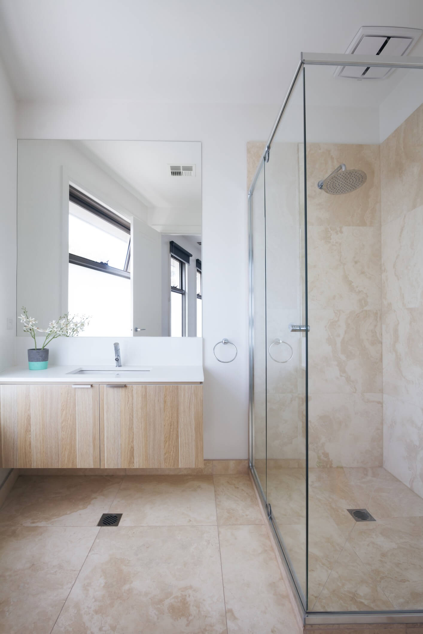 A Guide to Choosing Luxury Vinyl Tile Flooring for Your Bathroom Remodel